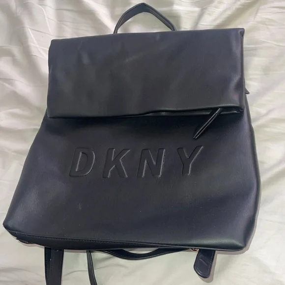 DKNY BACKPACK - Picture 3 of 4